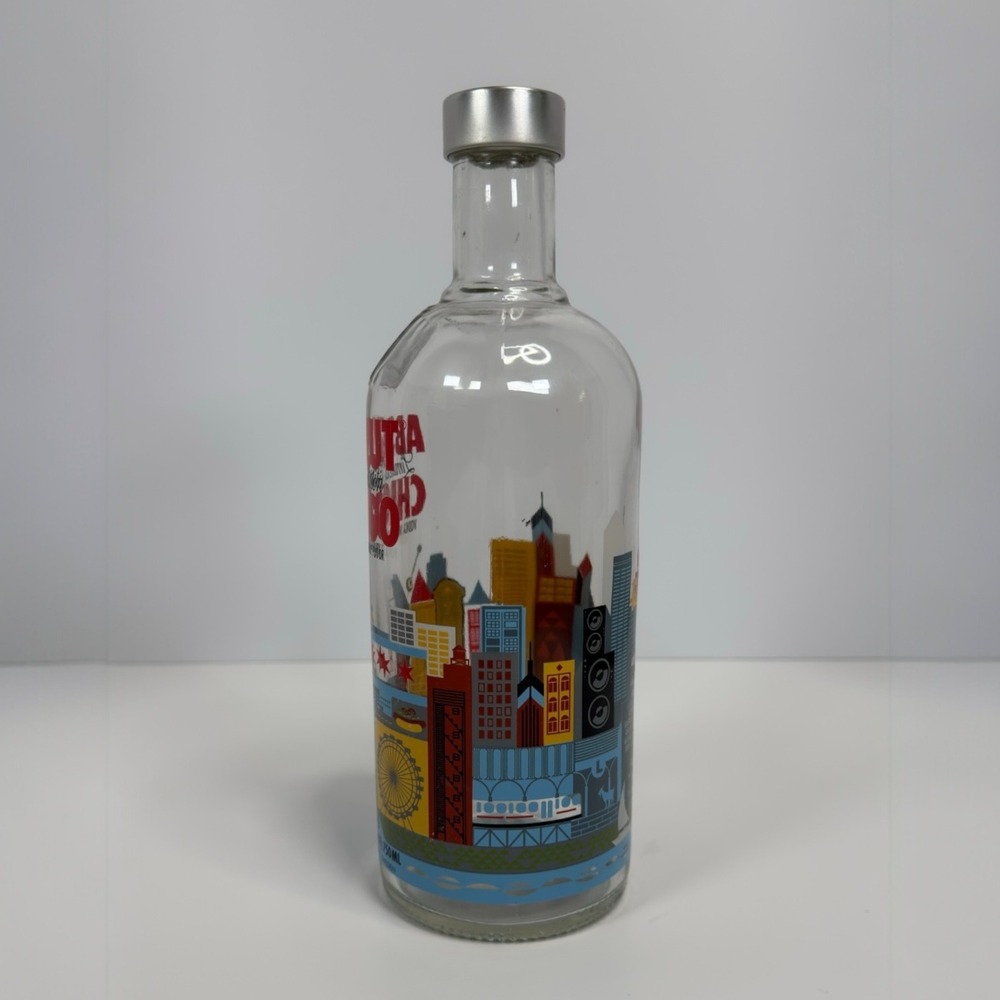 Absolut Chicago Limited Edition Bottle 750ml Clear Empty Bottle Art Man Cave - Picture 2 of 7